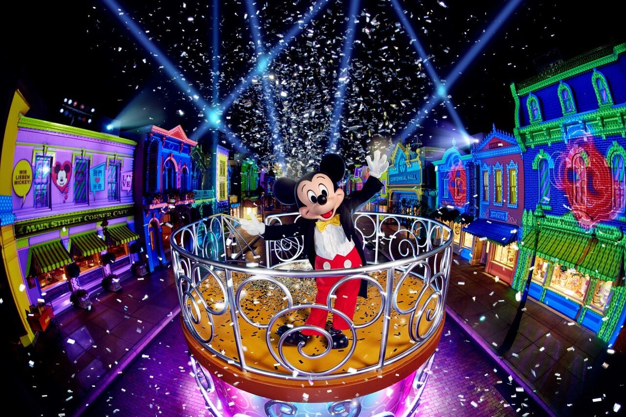 Hong Kong Disneyland_We Love Mickey Projection Show (1)_preview