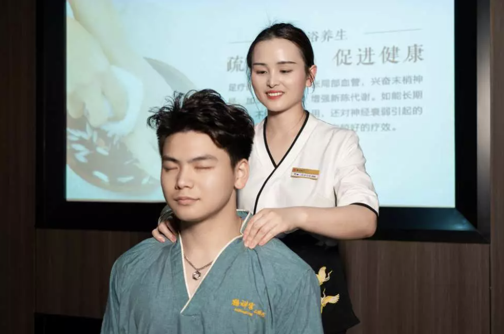 鶴祥宮肩頸精油芳療 1.png