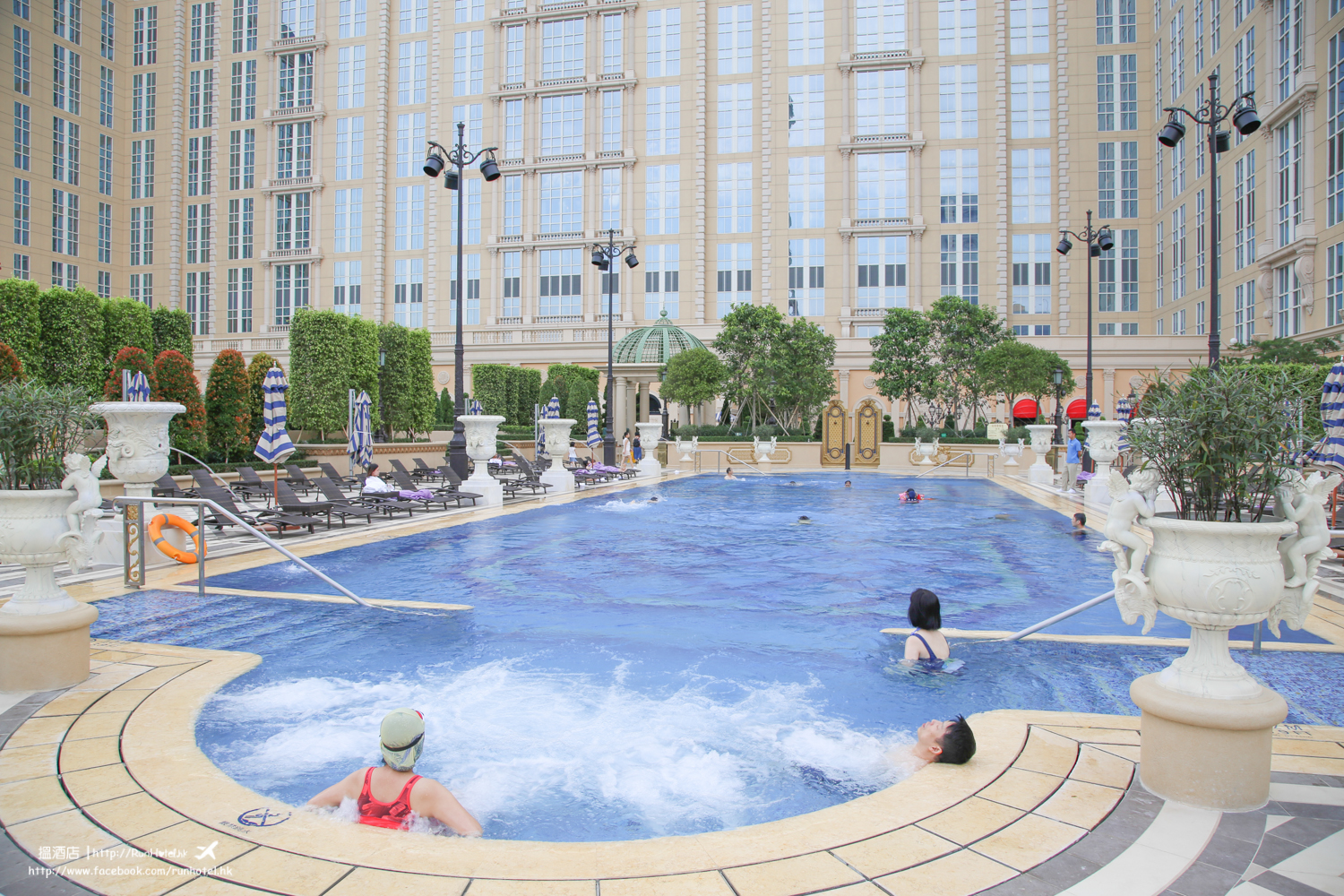 The Parisian Macao Hotel swimming Pool