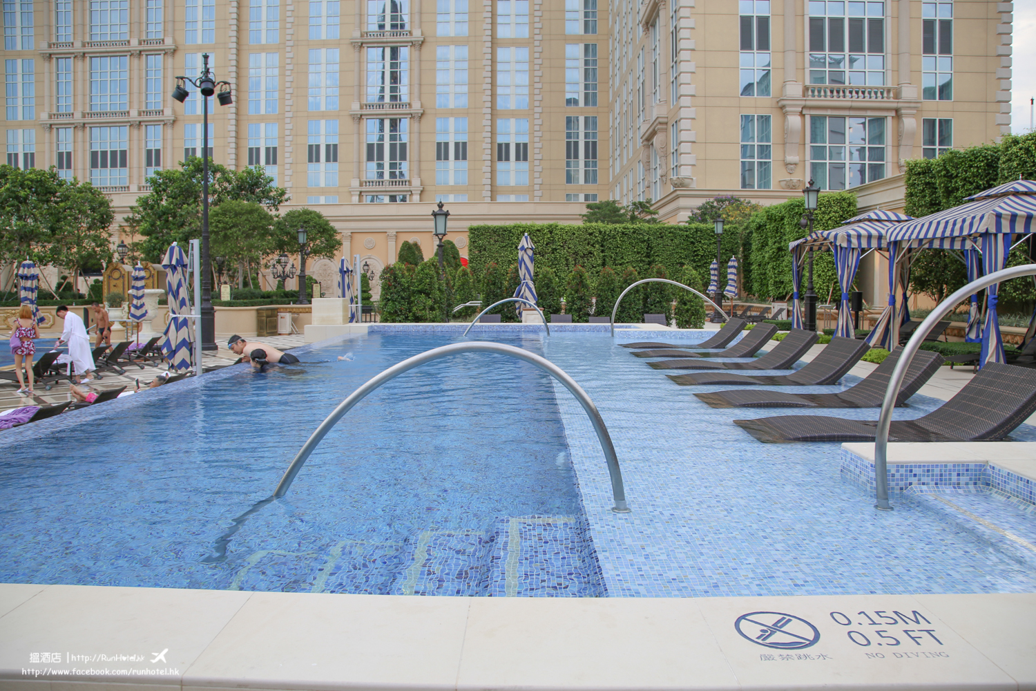 The Parisian Macao Hotel swimming Pool