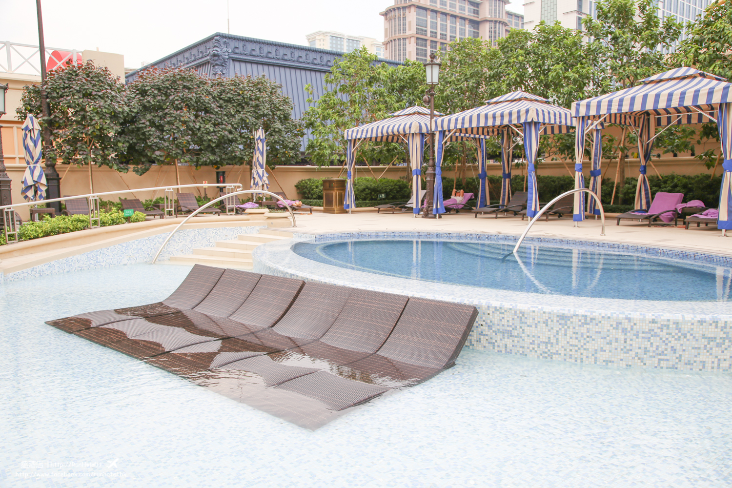 The Parisian Macao Hotel swimming Pool