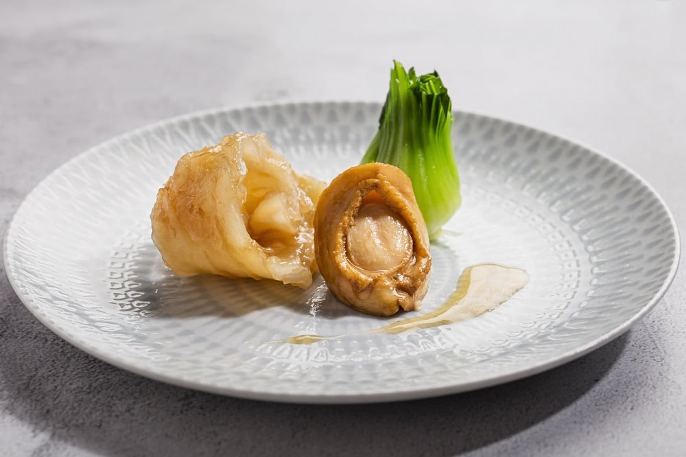 菜膽花膠扣原隻鮑魚
