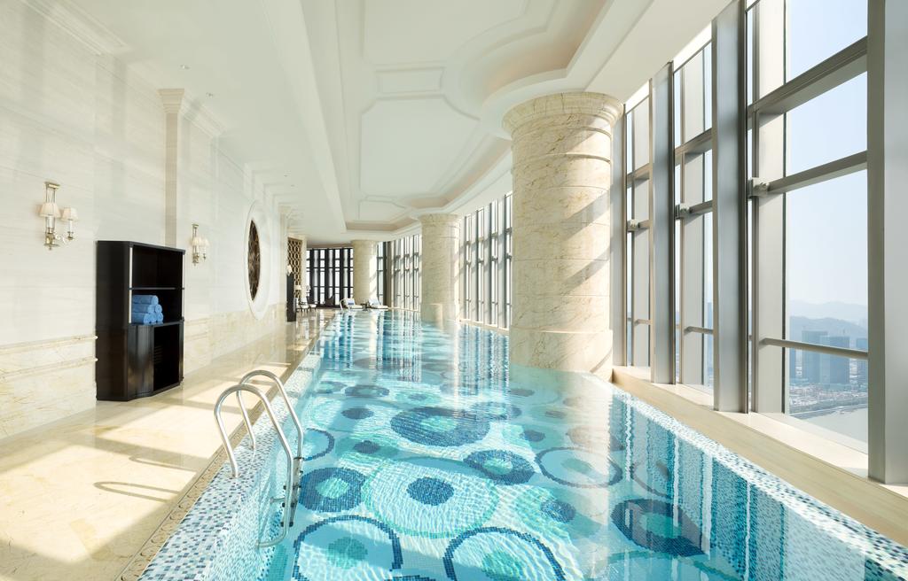 St. Regis 珠海泳池