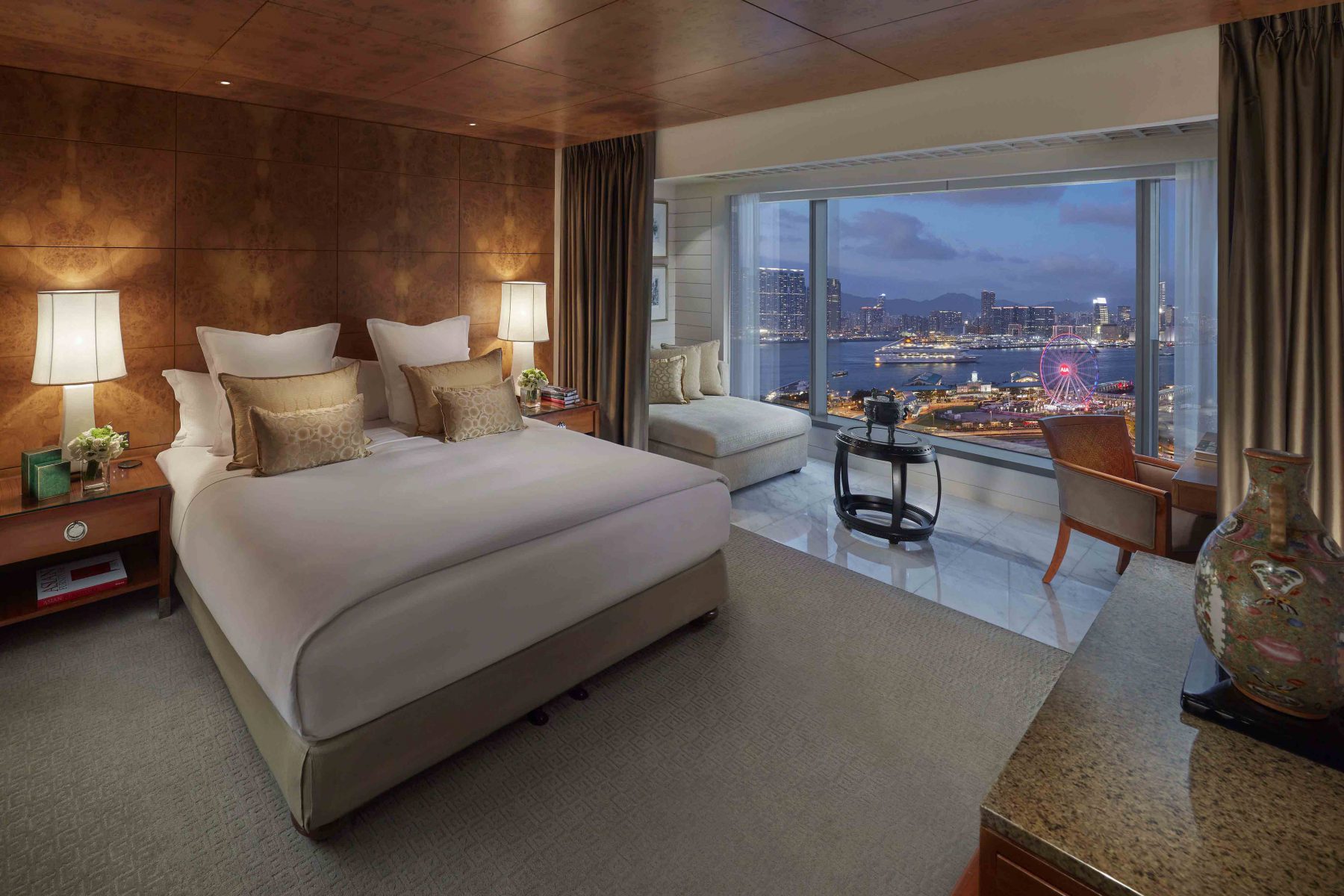 Mandarin-Oriental-Hong-Kong-Hotel-Room-Harbour-View-Verandah-Sty