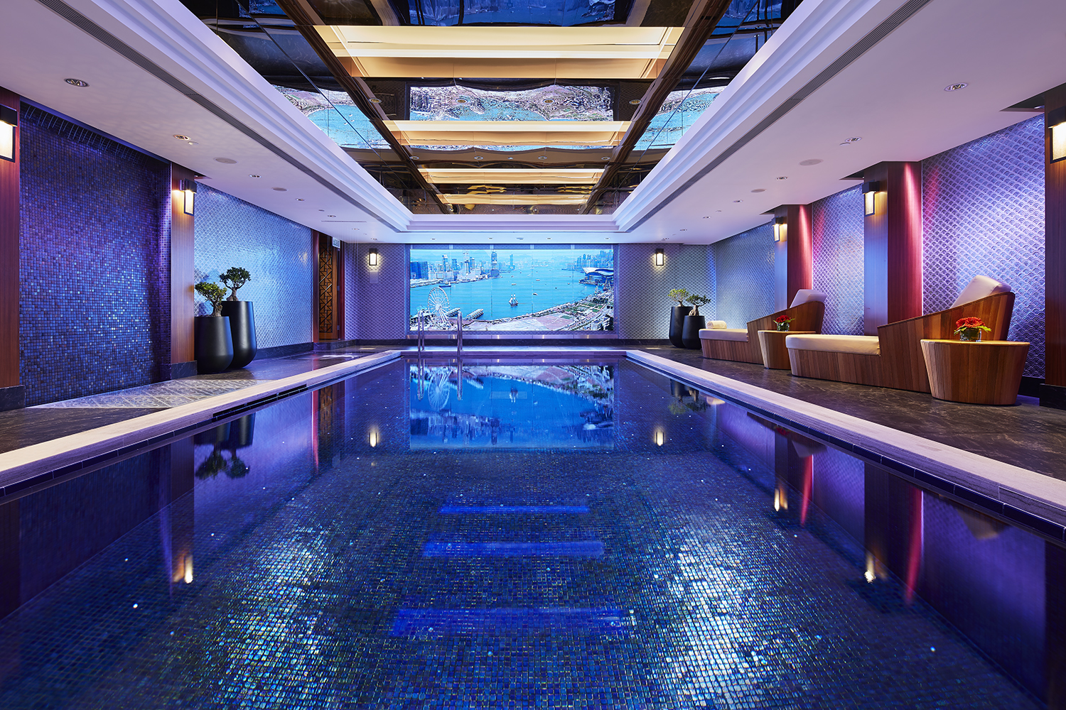 Mandarin-Spa-Hong-Kong-Hotel-Swimming-Pool