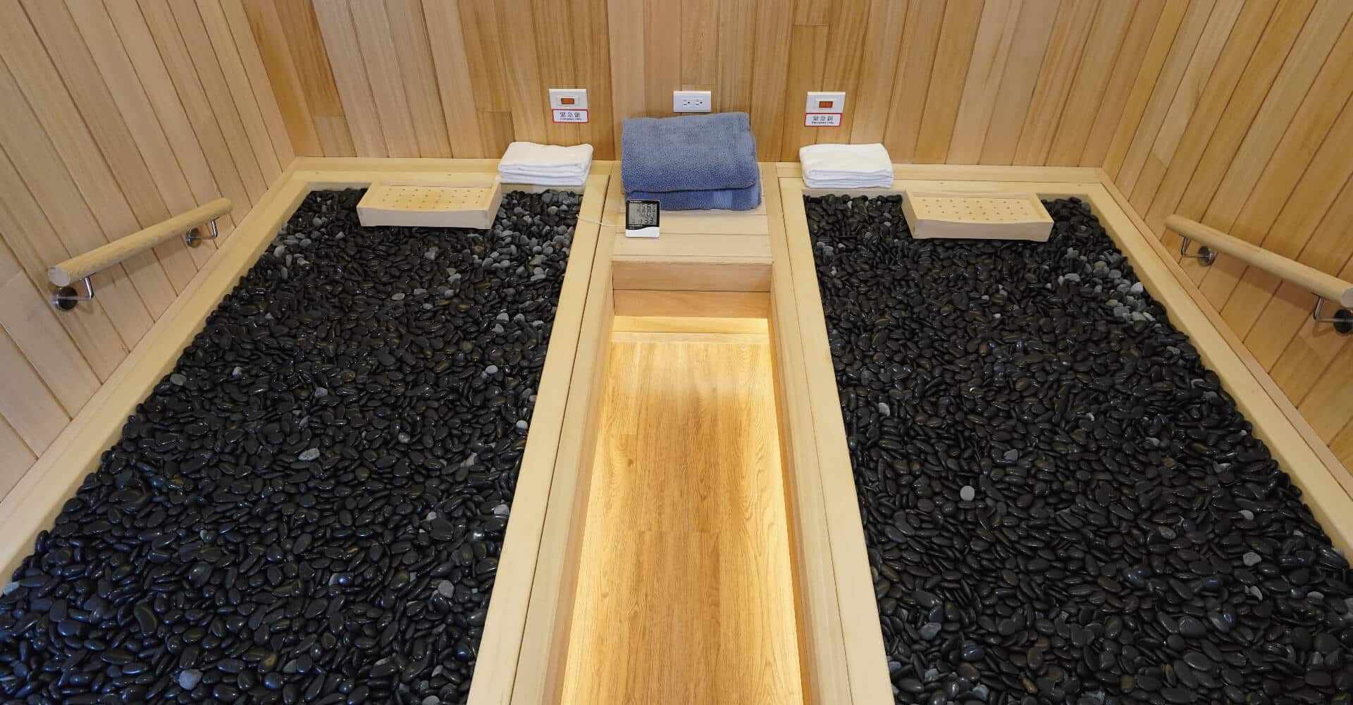 日勝生加賀屋