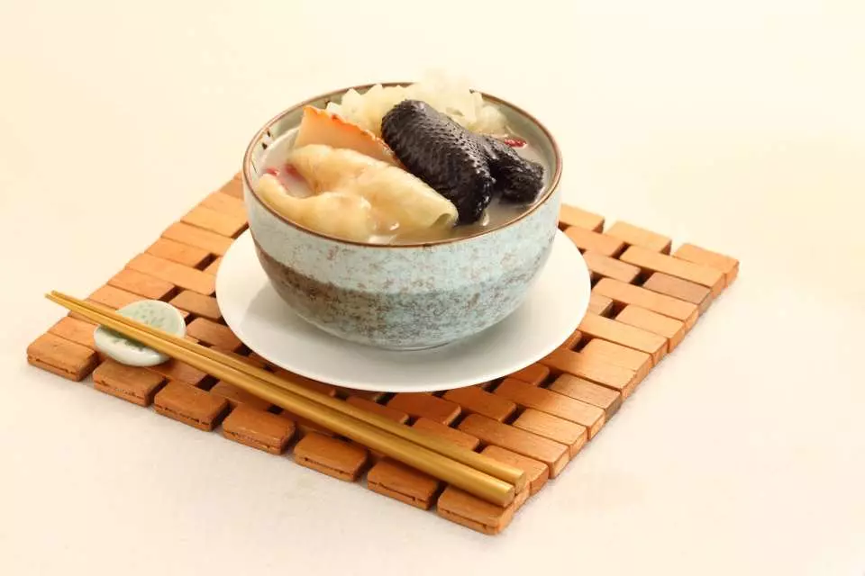 花膠響螺煲竹絲雞湯