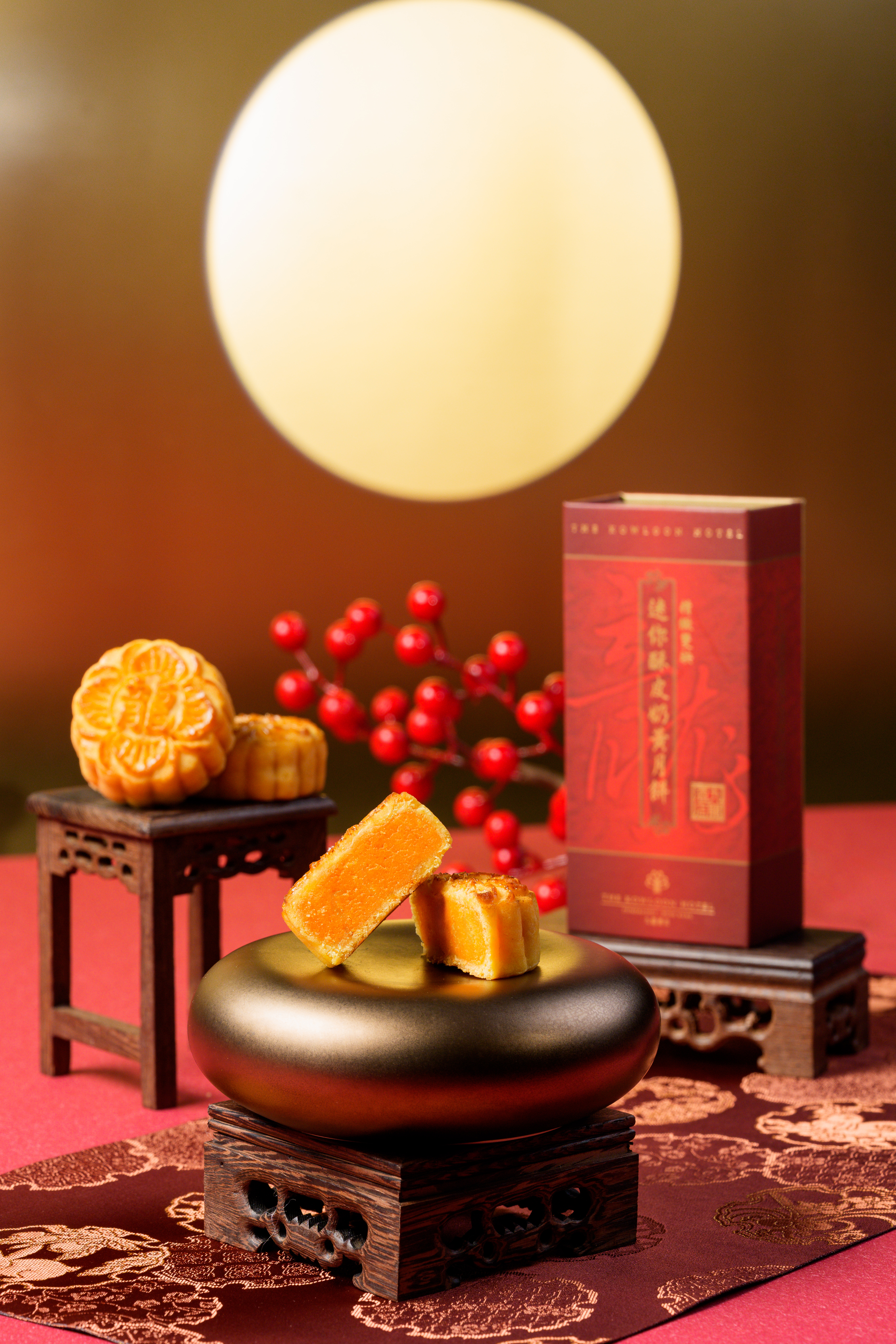 精緻雙映迷你酥皮奶黃月餅 Delicate Duo Legendary Mini Custard Mooncake.jpg